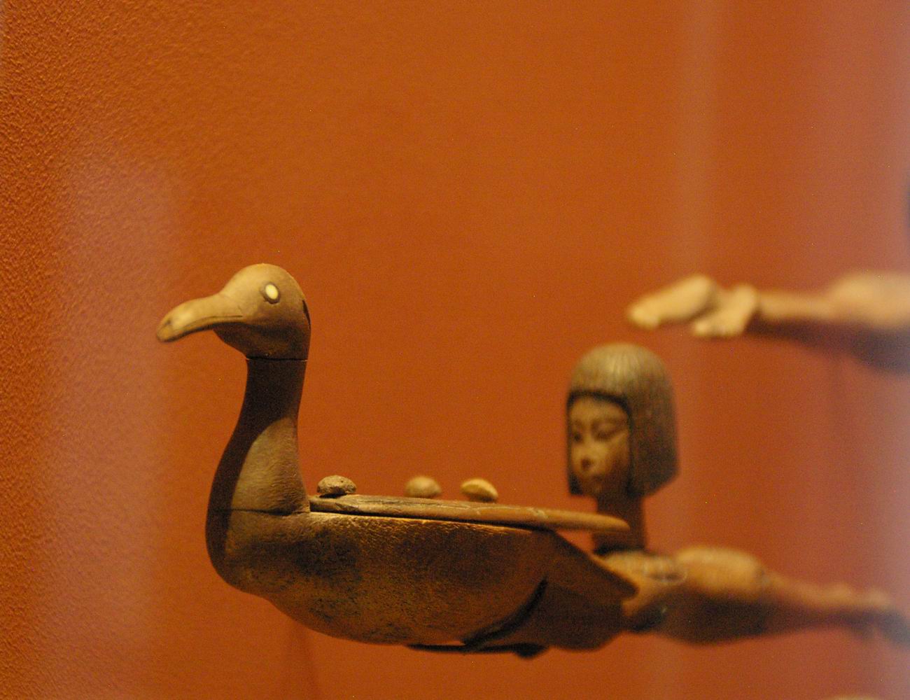 Cullers à fard. Bouquetn attaché. XVe dynaste égyptenne | Musée