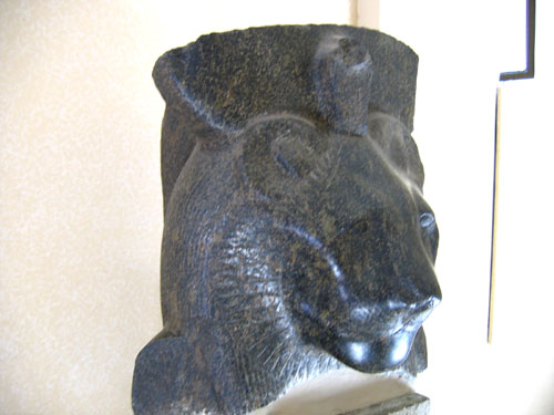 Tête de la déesse lionne Sekhmet 