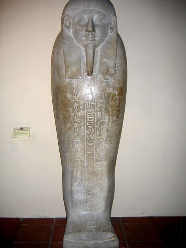 Sarcophage en pierre du prêtre Sema-Tauy